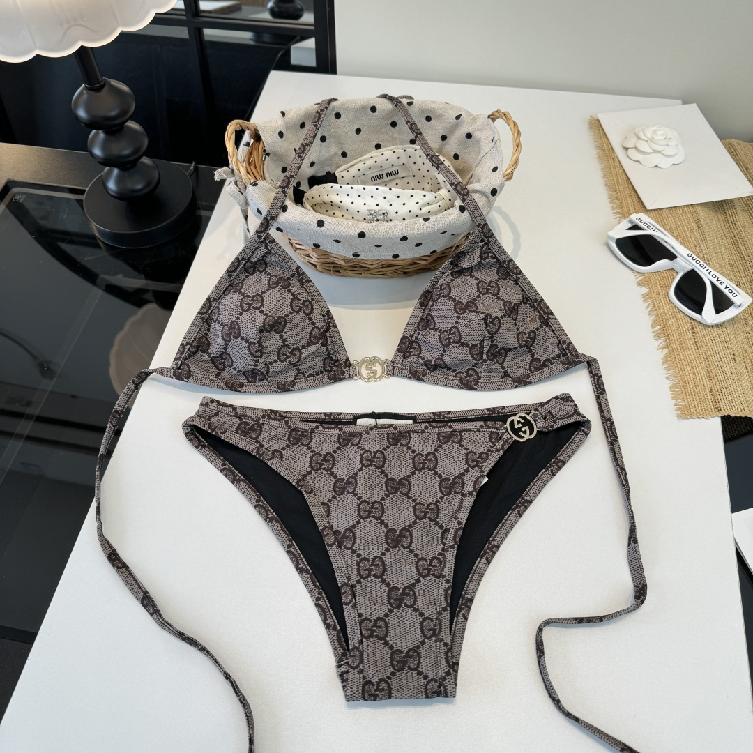 。Gucci古奇比基尼👙 上身超级棒！同步各大专柜发售，自然而然呈现时尚感！十分减龄，具有年轻活力。 码