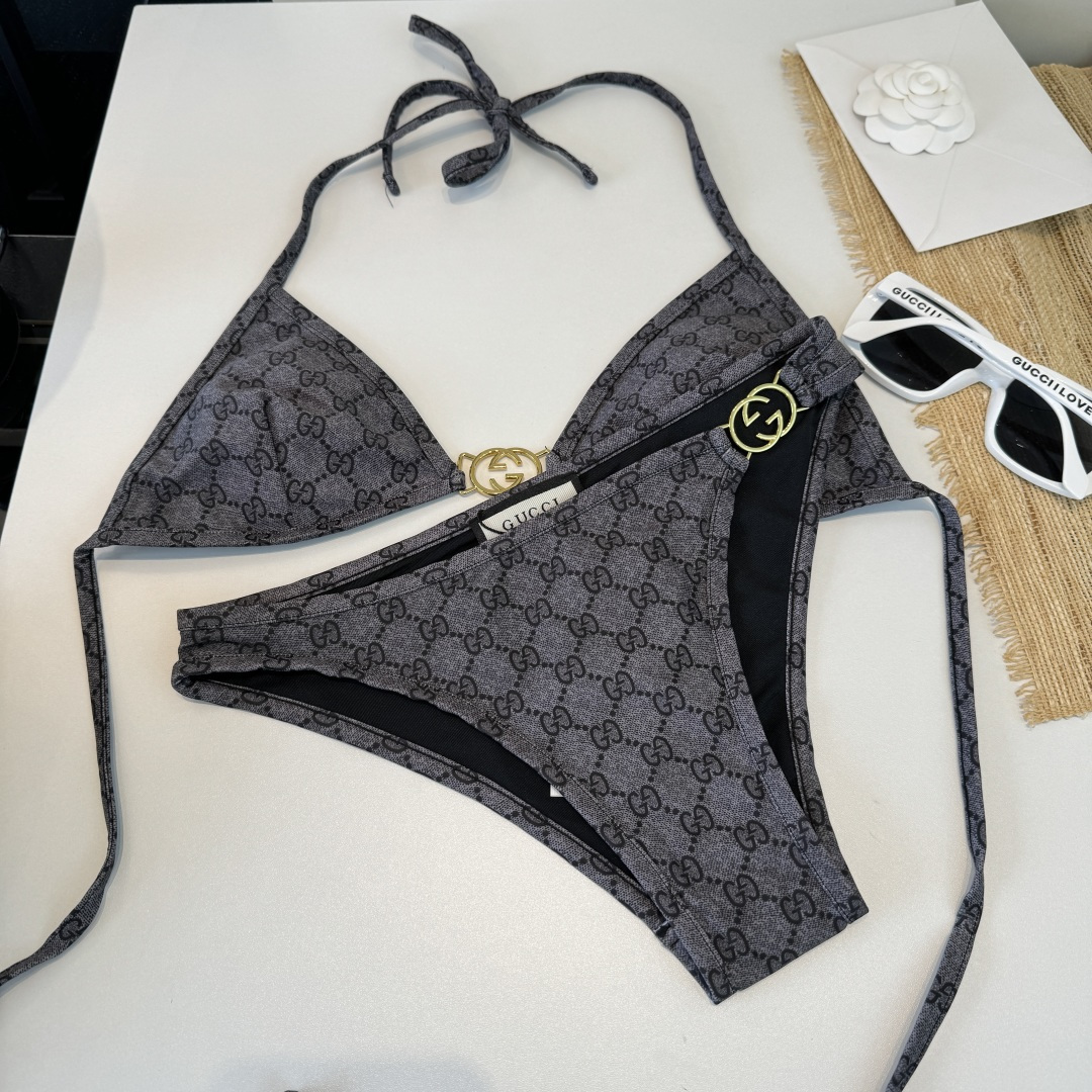 。Gucci古奇比基尼👙 上身超级棒！同步各大专柜发售，自然而然呈现时尚感！十分减龄，具有年轻活力。 码