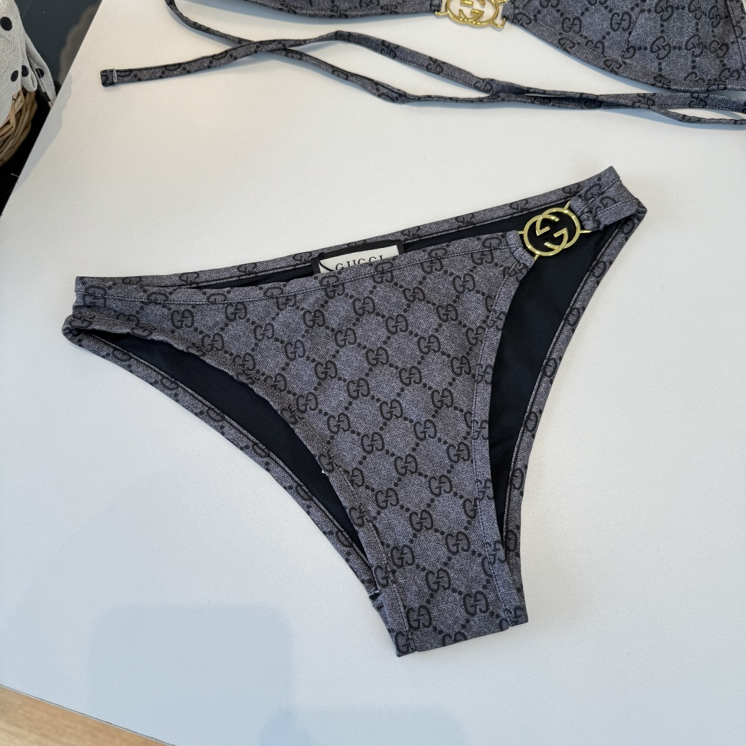。Gucci古奇比基尼👙 上身超级棒！同步各大专柜发售，自然而然呈现时尚感！十分减龄，具有年轻活力。 码