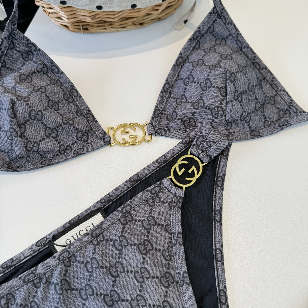。Gucci古奇比基尼👙 上身超级棒！同步各大专柜发售，自然而然呈现时尚感！十分减龄，具有年轻活力。 码