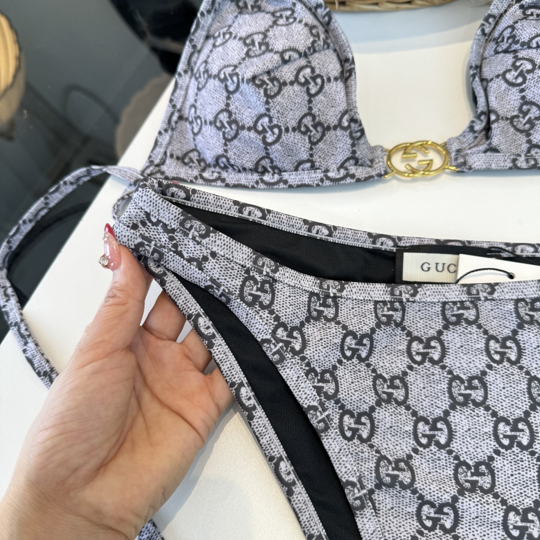 。Gucci古奇比基尼👙 上身超级棒！同步各大专柜发售，自然而然呈现时尚感！十分减龄，具有年轻活力。 码