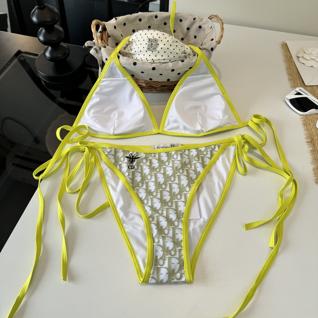 。Dior迪奥 新款比基尼泳衣👙❤️😍🥰适合多种场景的游泳衣🏊‍♀️海边 游泳池 温泉 水上乐园 漂流都
