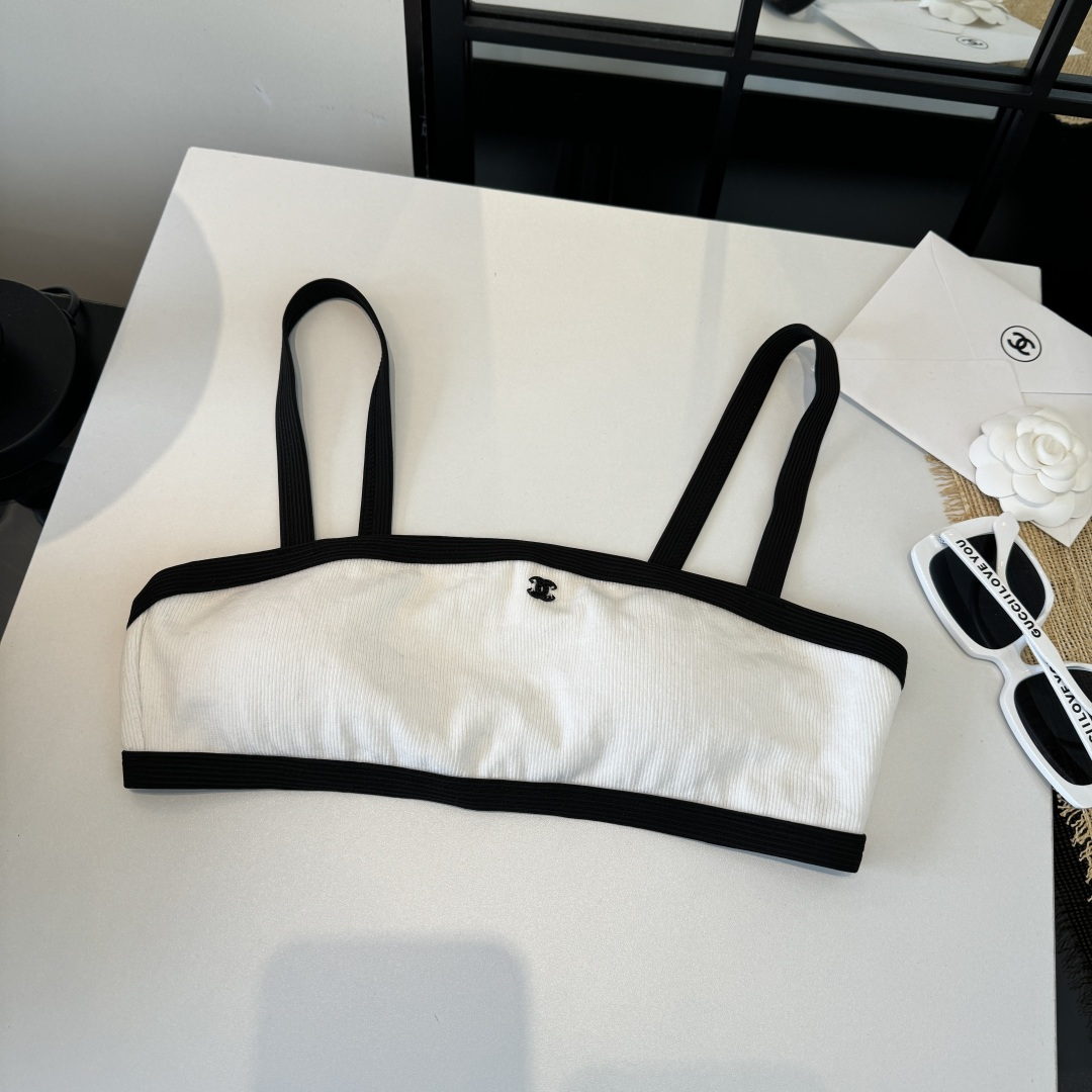 Chanel香奈儿新款比基尼泳衣👙❤️😍🥰适合多种场景的游泳衣🏊‍♀️海边 游泳池 温泉 水上乐园 漂流