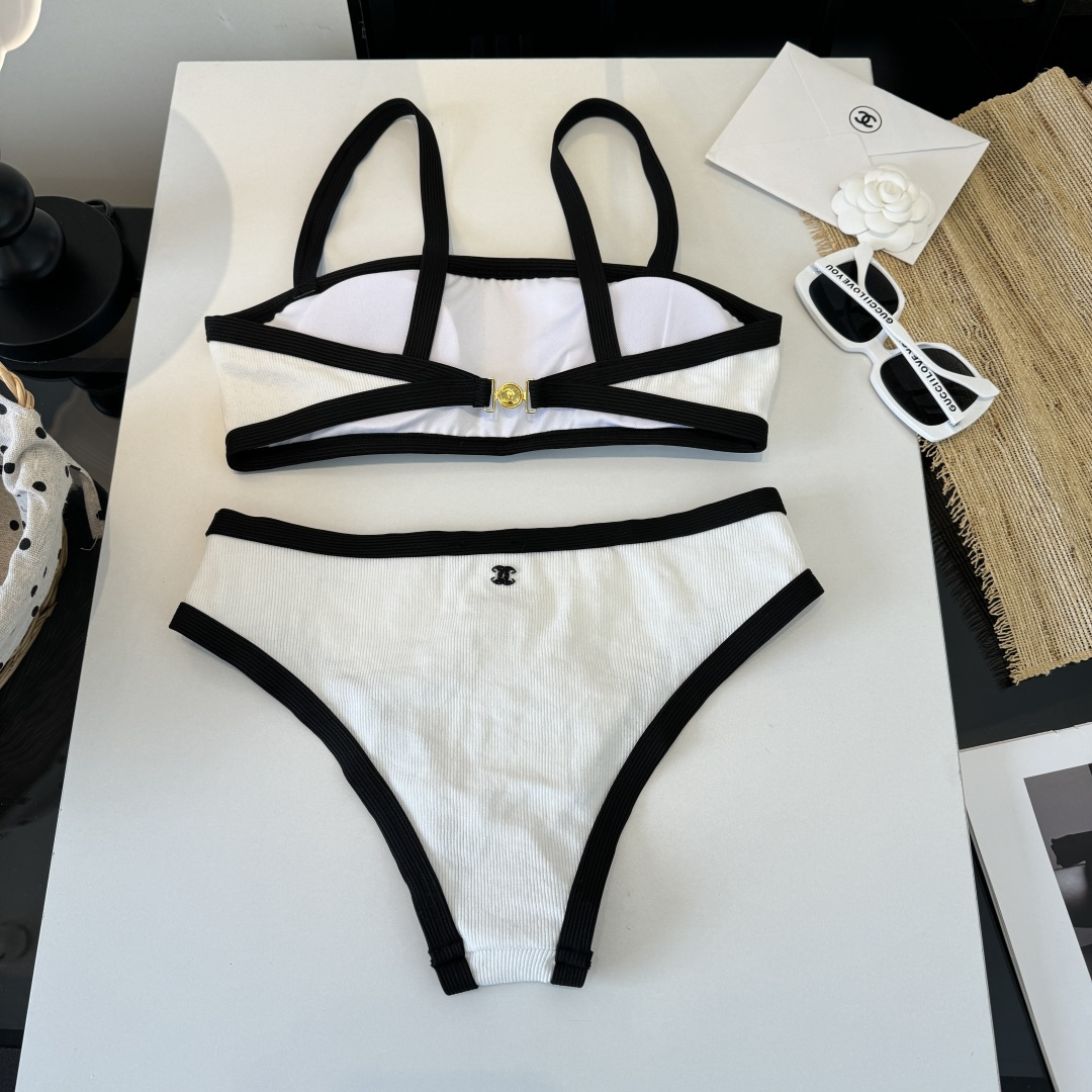 Chanel香奈儿新款比基尼泳衣👙❤️😍🥰适合多种场景的游泳衣🏊‍♀️海边 游泳池 温泉 水上乐园 漂流