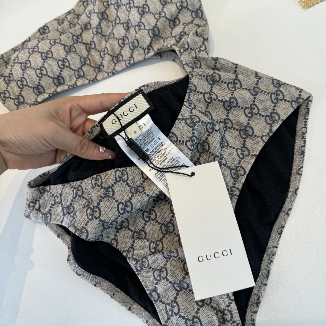 。Gucci古奇连体泳衣👙 上身超级棒！同步各大专柜发售，自然而然呈现时尚感！十分减龄，具有年轻活力。 
