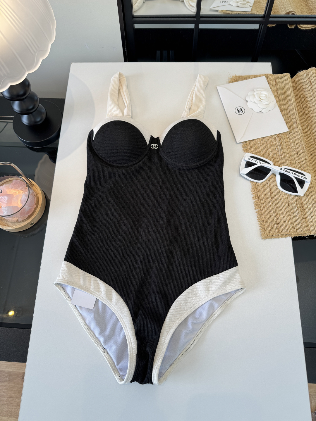 。Chanel香奈儿新款连体比基尼泳衣👙❤️😍🥰适合多种场景的游泳衣🏊‍♀️海边 游泳池 温泉 水上乐园