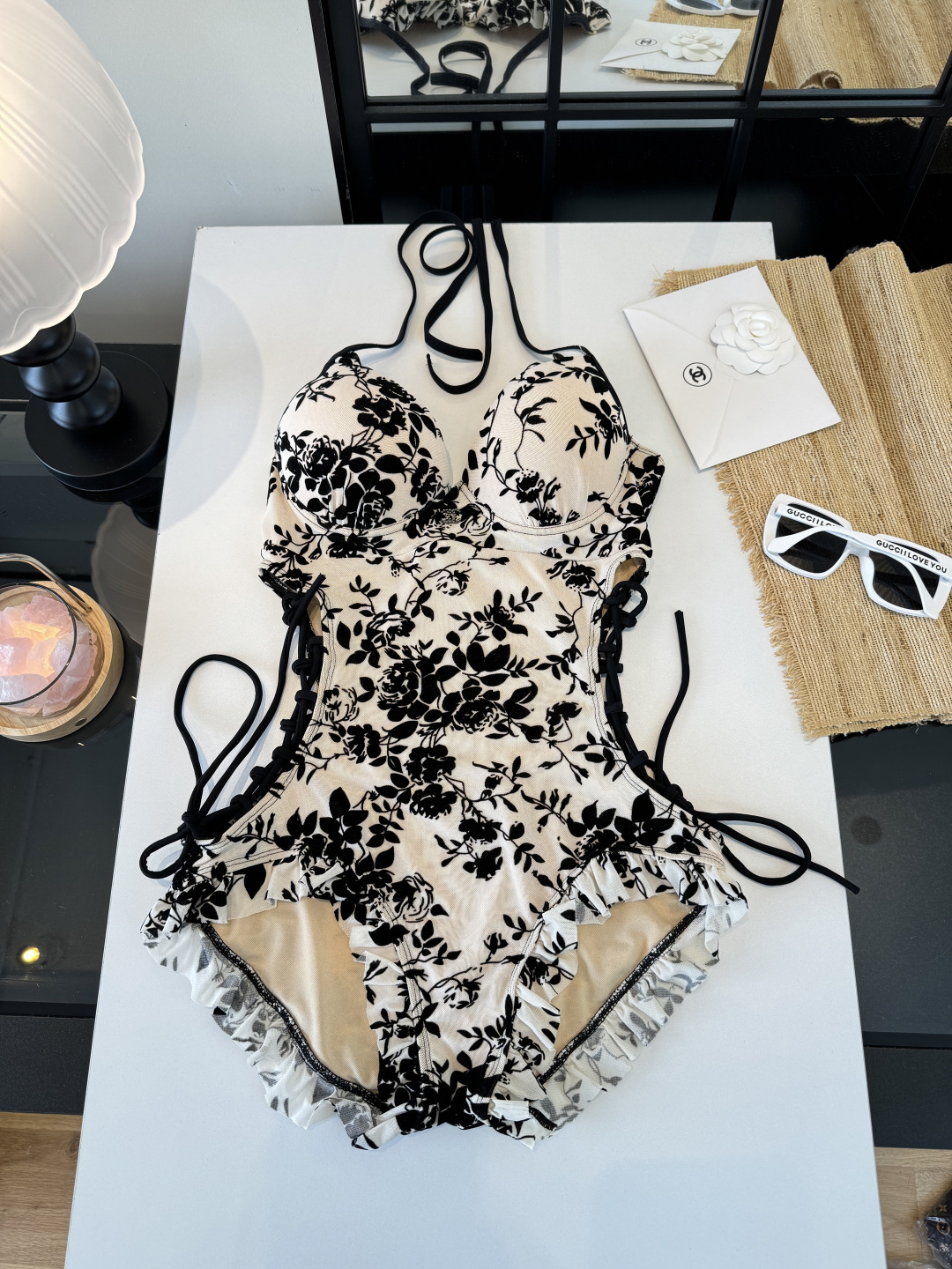 。Chanel香奈儿新款连体比基尼泳衣👙❤️😍🥰适合多种场景的游泳衣🏊‍♀️海边 游泳池 温泉 水上乐园