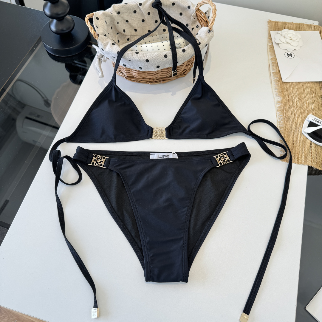 。罗意威LOEWE新款分体比基尼泳衣👙❤️😍🥰适合多种场景的游泳衣🏊‍♀️海边 游泳池 温泉 水上乐园 