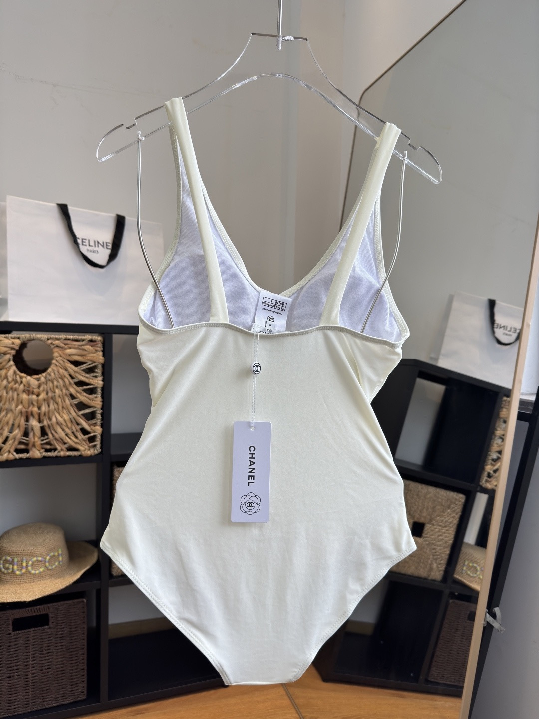 。Chanel 香奈儿连体泳衣 😍🥰适合多种场景的游泳衣🏊‍♀️海边 游泳池 温泉 水上乐园 漂流都可以