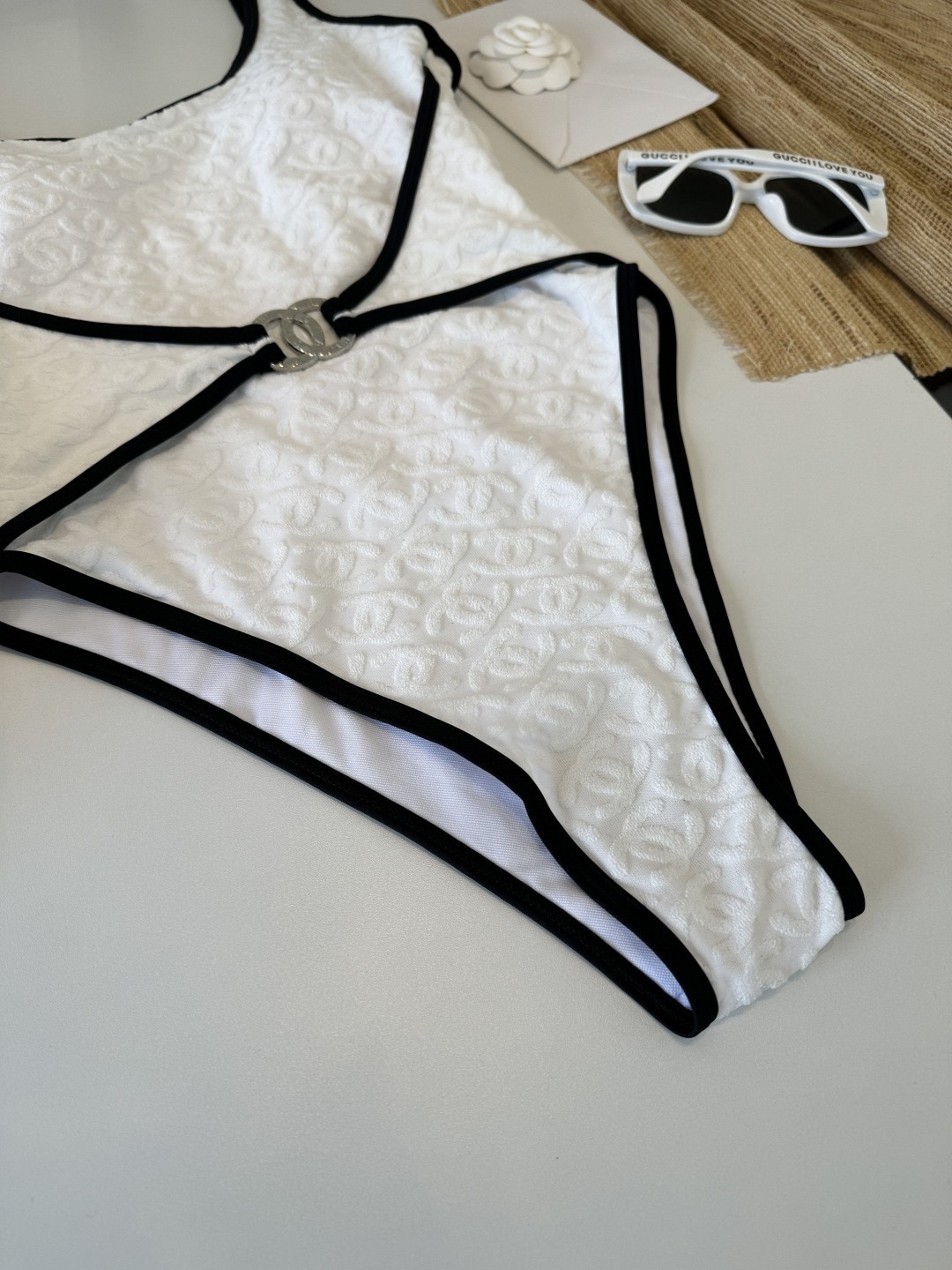 。Chanel香奈儿新款连体泳衣👙❤️😍🥰适合多种场景的游泳衣🏊‍♀️海边 游泳池 温泉 水上乐园 漂流