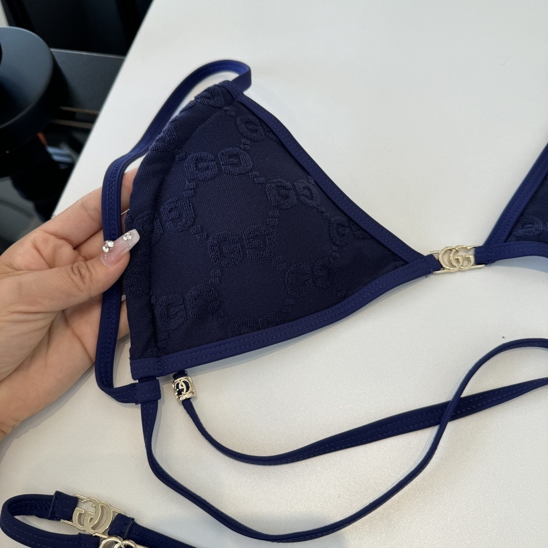 Gucci古奇分体泳衣👙 上身超级棒！同步各大专柜发售，自然而然呈现时尚感！十分减龄，具有年轻活力。 码