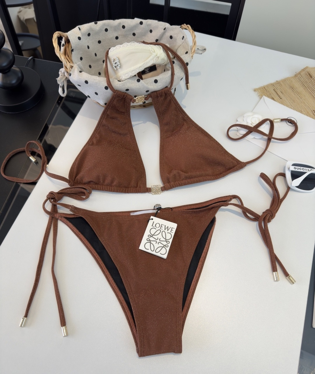 🌾罗意威LOEWE新款比基尼泳衣👙❤️😍🥰适合多种场景的游泳衣🏊‍♀️海边 游泳池 温泉 水上乐园 漂流