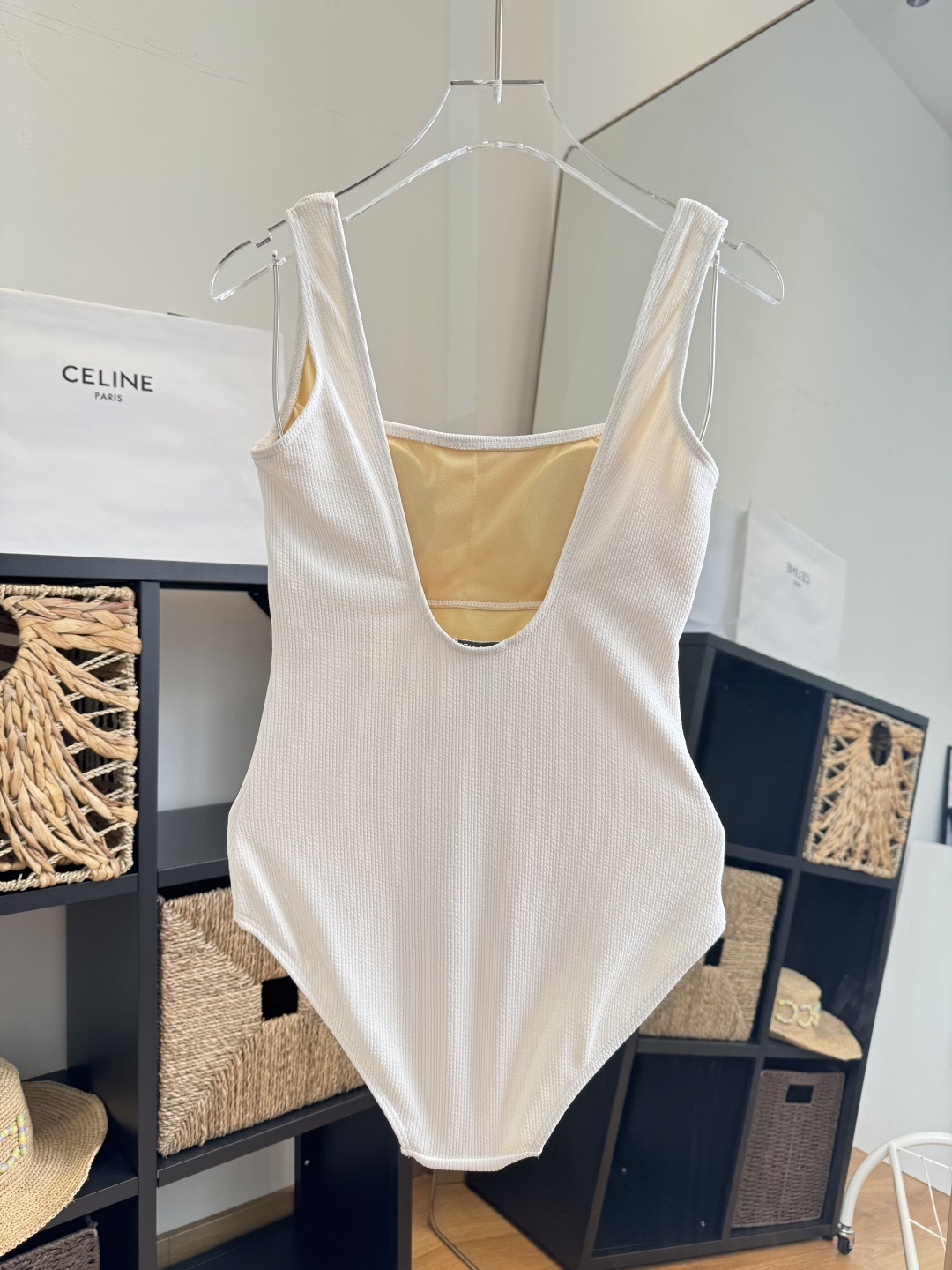🌾Chanel 香奈儿连体泳衣 😍🥰适合多种场景的游泳衣🏊‍♀️海边 游泳池 温泉 水上乐园 漂流都可以