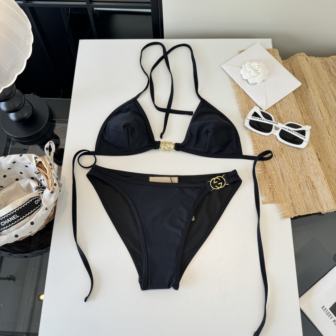 NO:815375,Gucci Gucci split bikini swimsuit is a swimsuit suitable for various scenes♀The beach, swimming pool, hot spring, water park, and rafting can be worn as an inner layer. The one-piece design covers the flesh and makes you taller. A little flesh on the abdomen does not affect our beauty. The back design exposes the beautiful back. The fabric is breathable and comfortable. The quick-drying and elastic swimsuit is more skin-friendly and easy to clean. S M L XL swimsuit, swim trunks, bikini, swimsuit, swimming trunks, bikini, gucci, swimsuits, bikinis19860909Gucci古奇 分体比基尼泳衣 适合多种场景的游泳衣♀海边 游泳池 温泉 水上乐园 漂流都可以内搭也完全可以 连体设计遮肉显高挑 腹部有点肉肉也不影响咱美美的 背面设计大露美背 面料透气舒适.速干弹性的游泳衣更加帖肤易清洗 S M L XL泳衣泳裤比基尼,泳衣，泳裤，比基尼,gucci,swimsuits,bikinis,accessory