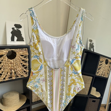 🌾范思哲连体比基尼👙泳衣 😍🥰适合多种场景的游泳衣🏊♀️海边 游泳池 温泉 水上乐园 漂流都可以😌内 🌾范思哲连体比基尼👙泳衣 😍🥰适合多种场景的游泳衣🏊♀️海边 游泳池 温泉 水上乐园 漂流都可以😌内
