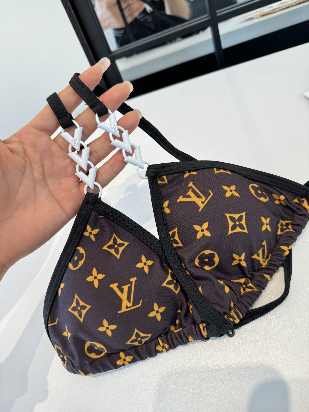 🌾LV路易威登 比基尼👙 上身超级棒！同步各大专柜发售，自然而然呈现时尚感！十分减龄，具有年轻活力。 码