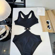 🌾范思哲连体比基尼👙泳衣 😍🥰适合多种场景的游泳衣🏊♀️海边 游泳池 温泉 水上乐园 漂流都可以😌内 🌾范思哲连体比基尼👙泳衣 😍🥰适合多种场景的游泳衣🏊♀️海边 游泳池 温泉 水上乐园 漂流都可以😌内