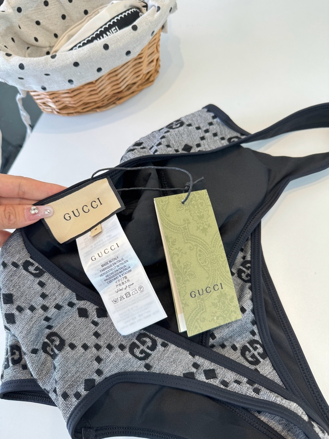 🌾Gucci古奇连体泳衣👙 上身超级棒！同步各大专柜发售，自然而然呈现时尚感！十分减龄，具有年轻活力。 