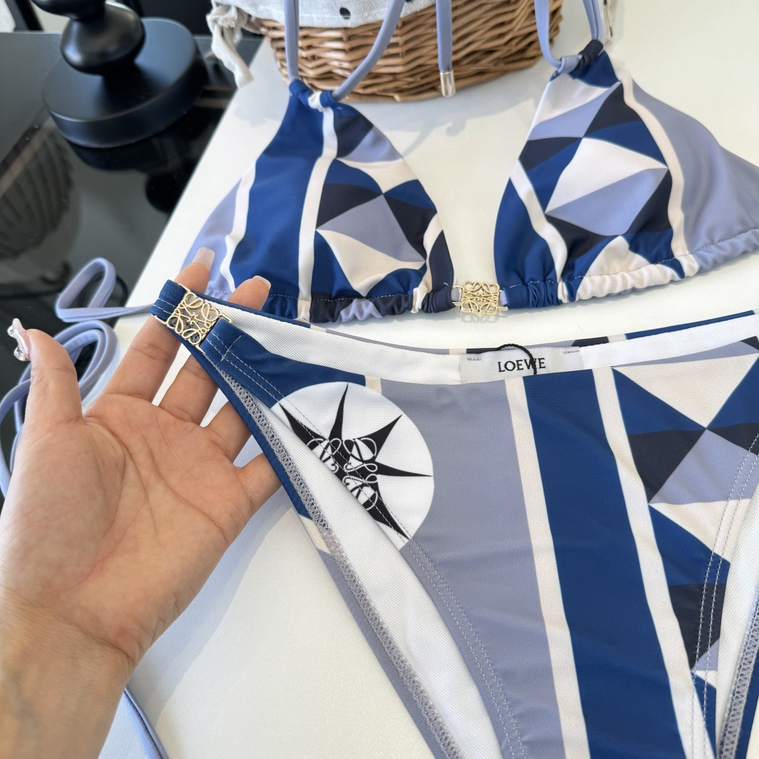 🌾罗意威LOEWE新款比基尼泳衣👙❤️😍🥰适合多种场景的游泳衣🏊‍♀️海边 游泳池 温泉 水上乐园 漂流