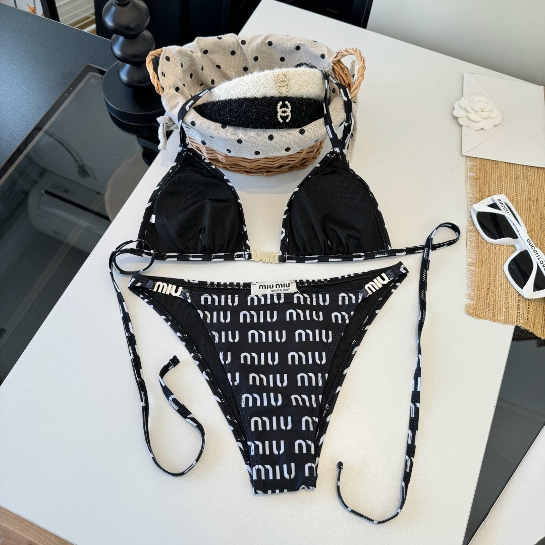 🌾miumiu缪缪新款分体比基尼泳衣👙❤️😍🥰适合多种场景的游泳衣🏊‍♀️海边 游泳池 温泉 水上乐园 