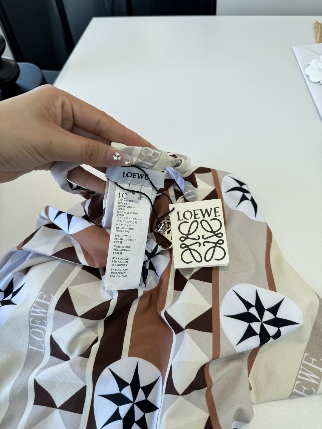 🌾LOEWE罗意威新款连体泳衣👙❤️😍🥰适合多种场景的游泳衣🏊‍♀️海边 游泳池 温泉 水上乐园 漂流都
