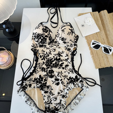 🌾Chanel香奈儿新款连体比基尼泳衣👙❤️😍🥰适合多种场景的游泳衣🏊♀️海边 游泳池 温泉 水上乐园 🌾Chanel香奈儿新款连体比基尼泳衣👙❤️😍🥰适合多种场景的游泳衣🏊♀️海边 游泳池 温泉 水上乐园