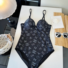 🌾Chanel香奈儿新款比基尼泳衣👙❤️😍🥰适合多种场景的游泳衣🏊♀️海边 游泳池 温泉 水上乐园 漂 🌾Chanel香奈儿新款比基尼泳衣👙❤️😍🥰适合多种场景的游泳衣🏊♀️海边 游泳池 温泉 水上乐园 漂