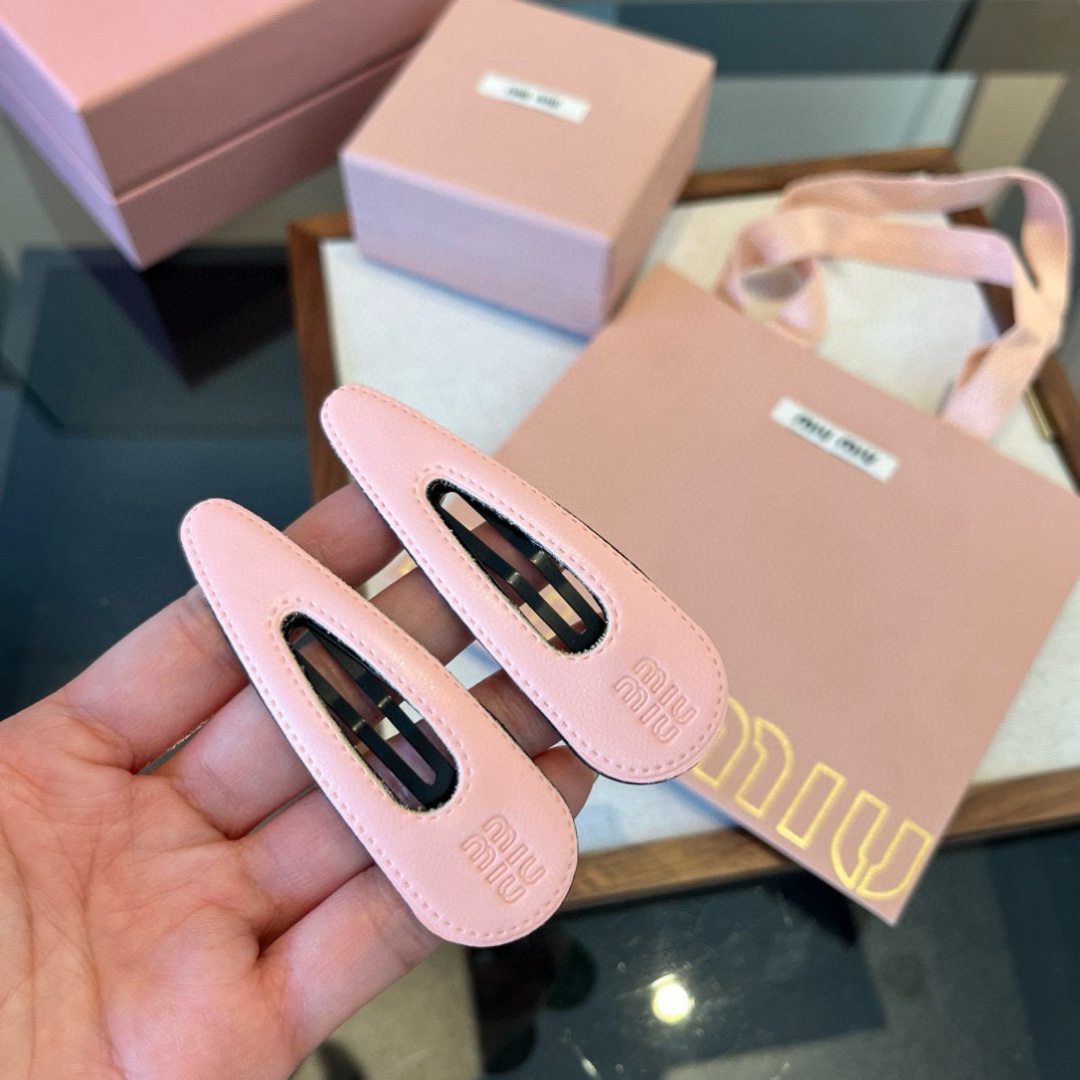 NO:853453,(pair) Miu Miu miumii new hairpins, hairpins, miumiu, hairpins19860909（一对） 缪缪miumii新款发夹发夹,发夹,miumiu,hairpins,accessory