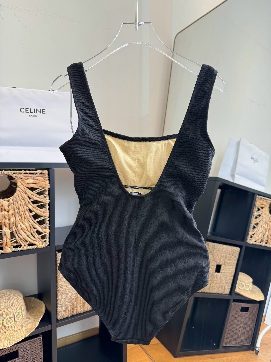 🌾Chanel 香奈儿连体泳衣 😍🥰适合多种场景的游泳衣🏊‍♀️海边 游泳池 温泉 水上乐园 漂流都可以