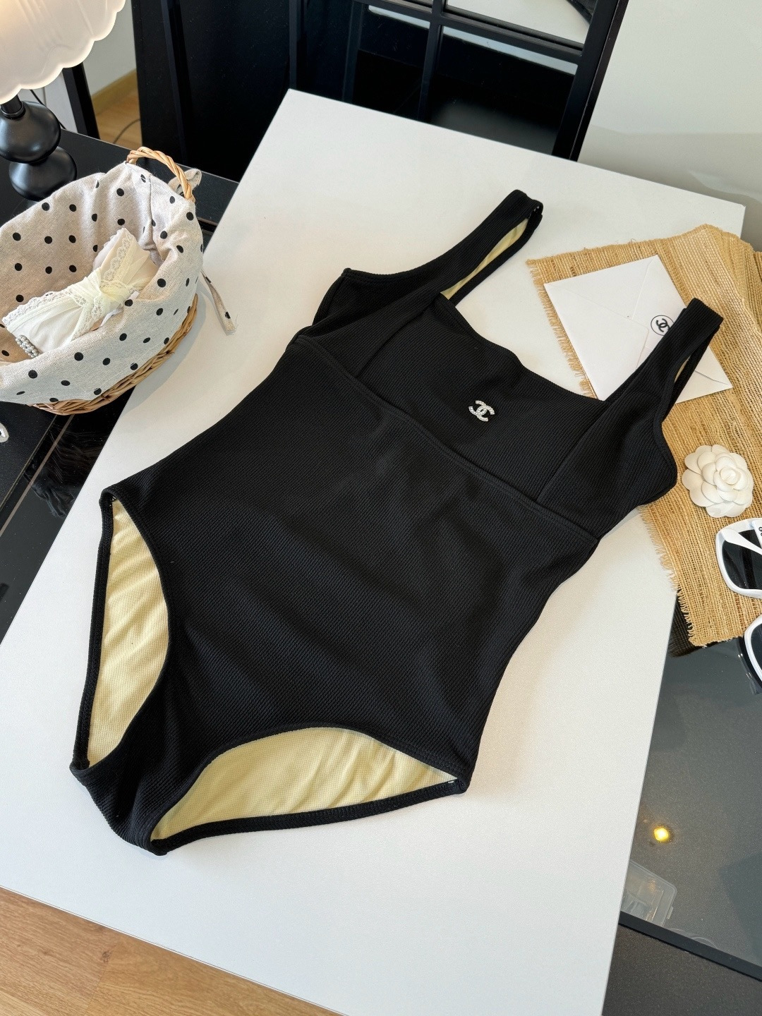 🌾Chanel 香奈儿连体泳衣 😍🥰适合多种场景的游泳衣🏊‍♀️海边 游泳池 温泉 水上乐园 漂流都可以