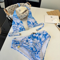 🌾范思哲比基尼👙❤️😍🥰适合多种场景的游泳衣🏊♀️海边 游泳池 温泉 水上乐园 漂流都可以😌内搭外穿也 🌾范思哲比基尼👙❤️😍🥰适合多种场景的游泳衣🏊♀️海边 游泳池 温泉 水上乐园 漂流都可以😌内搭外穿也