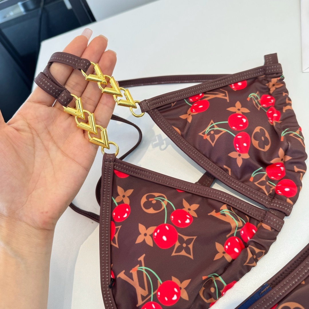 🌾LV路易威登 比基尼👙 上身超级棒！同步各大专柜发售，自然而然呈现时尚感！十分减龄，具有年轻活力。 码