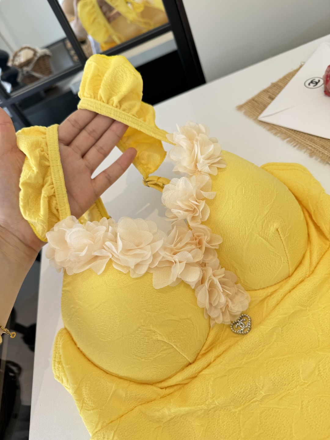 🌾Chanel 香奈儿连体泳衣 😍🥰适合多种场景的游泳衣🏊‍♀️海边 游泳池 温泉 水上乐园 漂流都可以