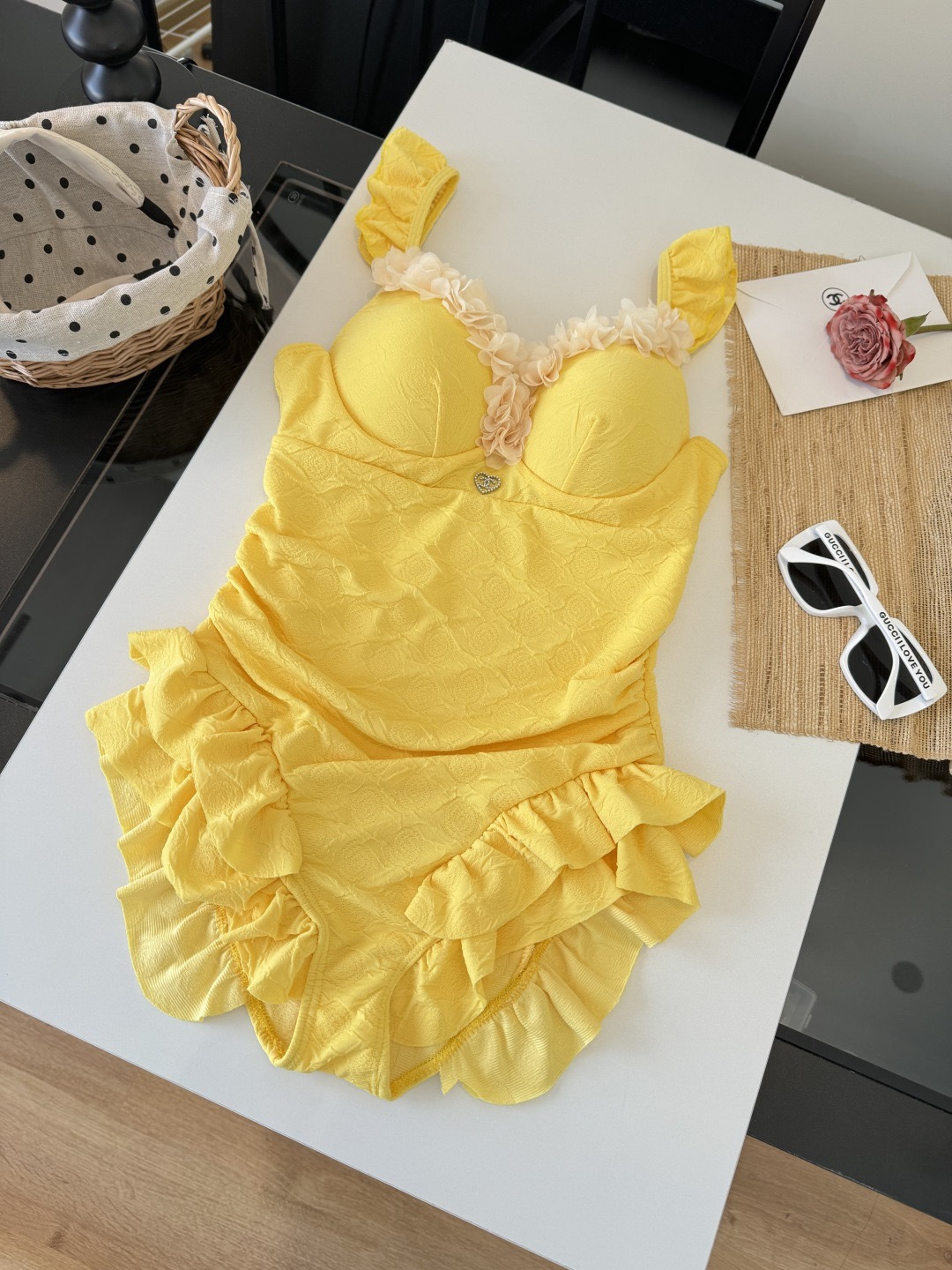 🌾Chanel 香奈儿连体泳衣 😍🥰适合多种场景的游泳衣🏊‍♀️海边 游泳池 温泉 水上乐园 漂流都可以