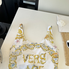 🌾范思哲连体比基尼👙泳衣 😍🥰适合多种场景的游泳衣🏊♀️海边 游泳池 温泉 水上乐园 漂流都可以😌内 🌾范思哲连体比基尼👙泳衣 😍🥰适合多种场景的游泳衣🏊♀️海边 游泳池 温泉 水上乐园 漂流都可以😌内