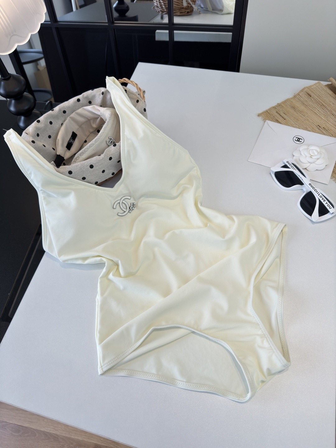 🌾Chanel 香奈儿连体泳衣 😍🥰适合多种场景的游泳衣🏊‍♀️海边 游泳池 温泉 水上乐园 漂流都可以