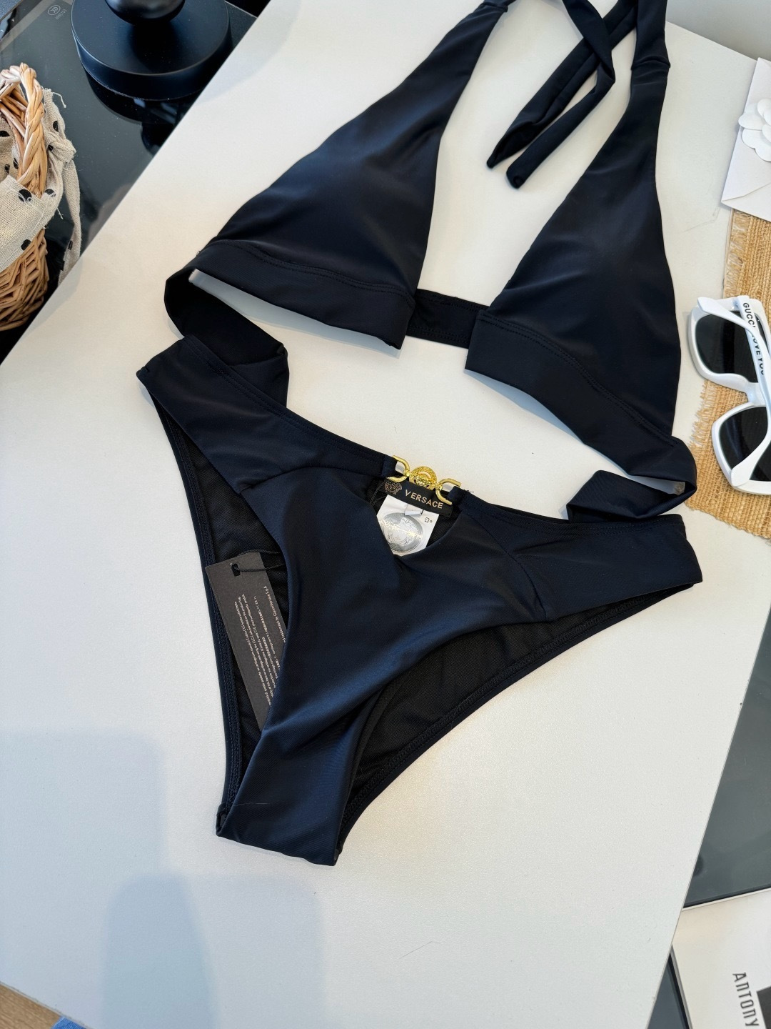 🌾范思哲连体比基尼👙泳衣  😍🥰适合多种场景的游泳衣🏊‍♀️海边 游泳池 温泉 水上乐园 漂流都可以😌内