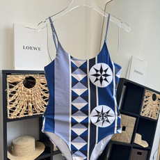 🌾罗意威LOEWE新款连体比基尼泳衣👙❤️😍🥰适合多种场景的游泳衣🏊♀️海边 游泳池 温泉 水上乐园 🌾罗意威LOEWE新款连体比基尼泳衣👙❤️😍🥰适合多种场景的游泳衣🏊♀️海边 游泳池 温泉 水上乐园
