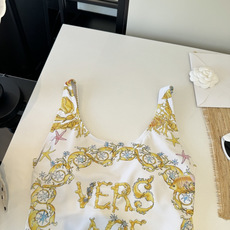 🌾范思哲连体比基尼👙泳衣 😍🥰适合多种场景的游泳衣🏊♀️海边 游泳池 温泉 水上乐园 漂流都可以😌内 🌾范思哲连体比基尼👙泳衣 😍🥰适合多种场景的游泳衣🏊♀️海边 游泳池 温泉 水上乐园 漂流都可以😌内