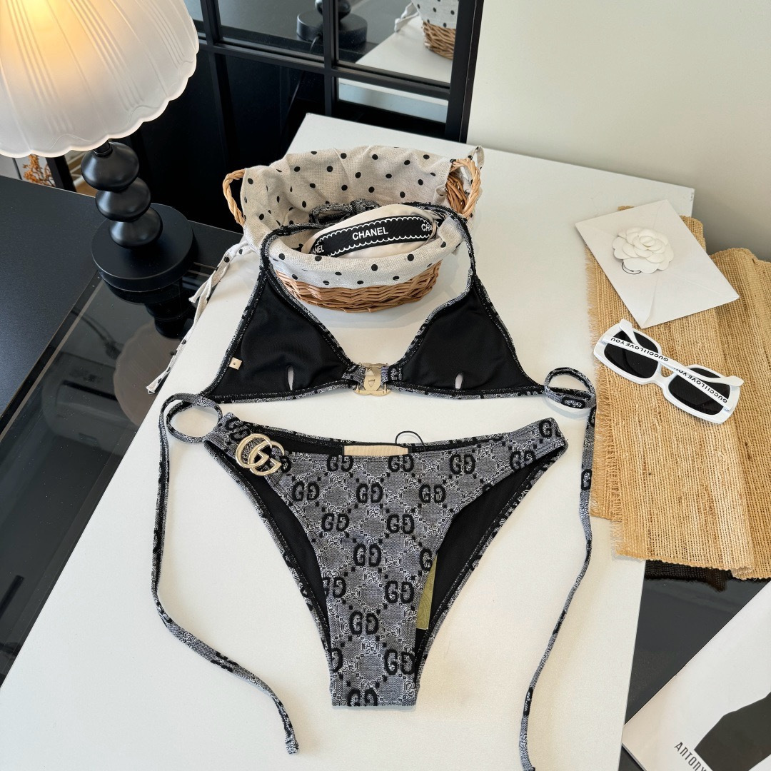 🌾Gucci古奇分体比基尼泳衣👙 上身超级棒！同步各大专柜发售，自然而然呈现时尚感！十分减龄，具有年轻活