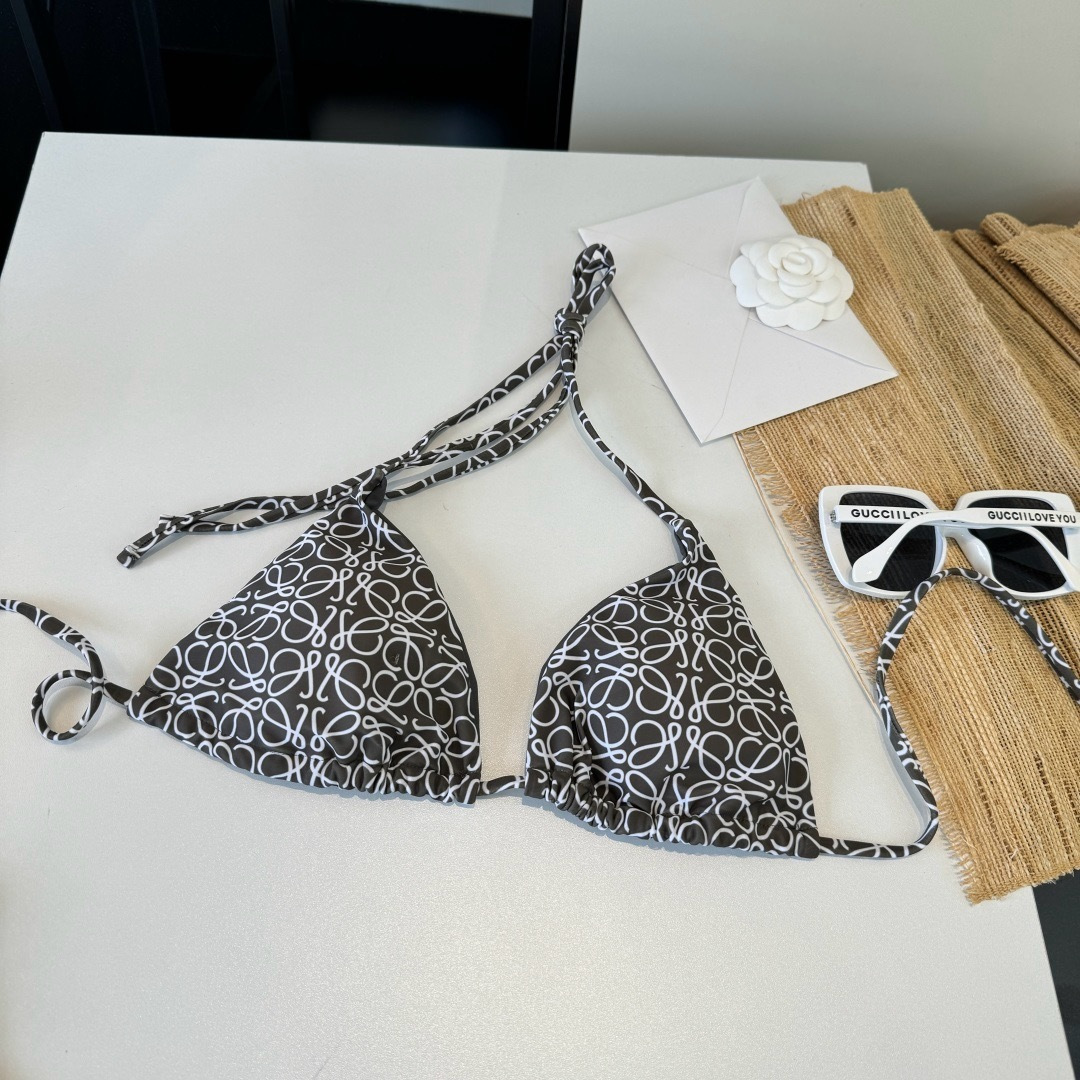 🌾罗意威LOEWE新款比基尼泳衣👙❤️😍🥰适合多种场景的游泳衣🏊‍♀️海边 游泳池 温泉 水上乐园 漂流