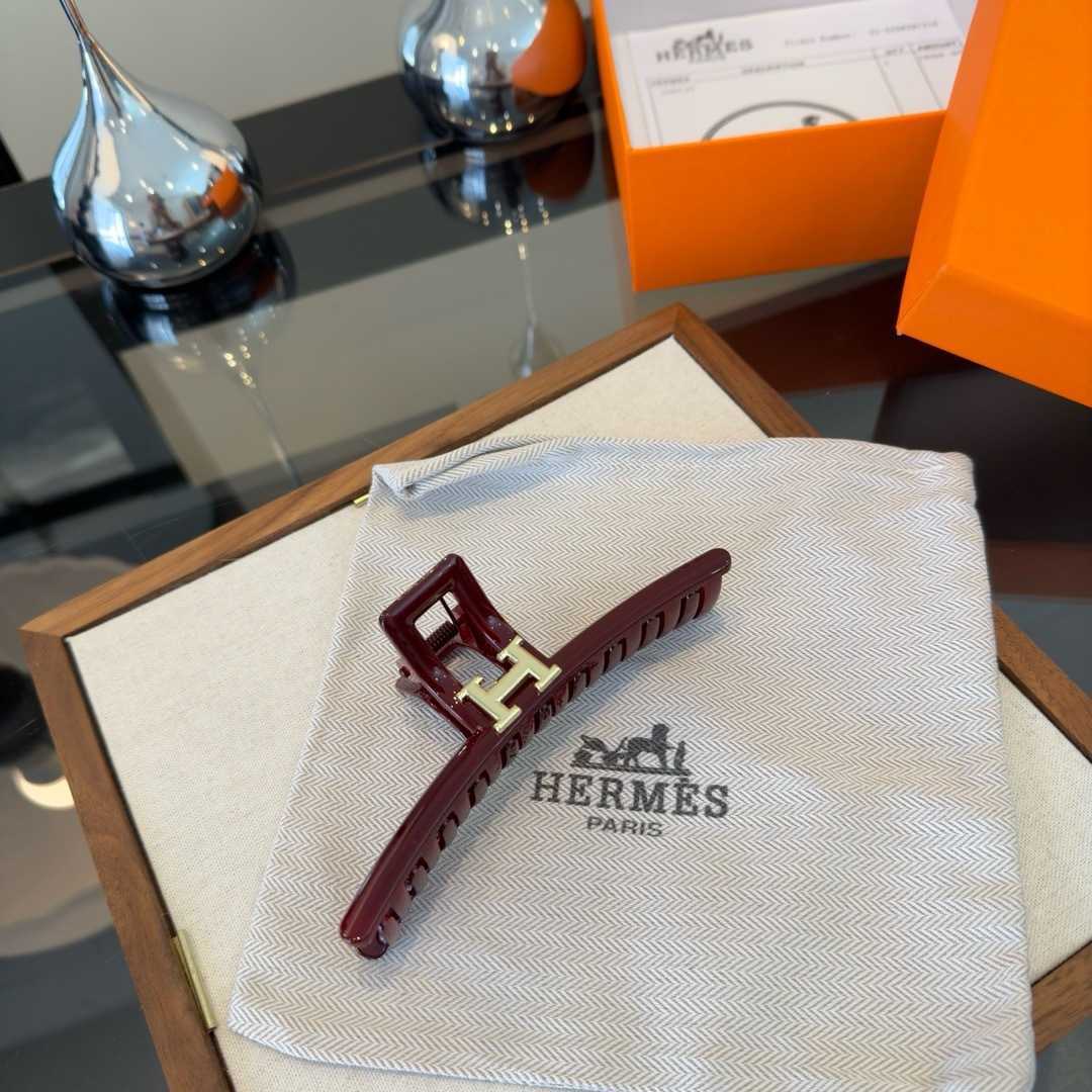 Hermes H Logo Hair Claw brooch Burgundy acetate with gold plated metal hardware 11cm