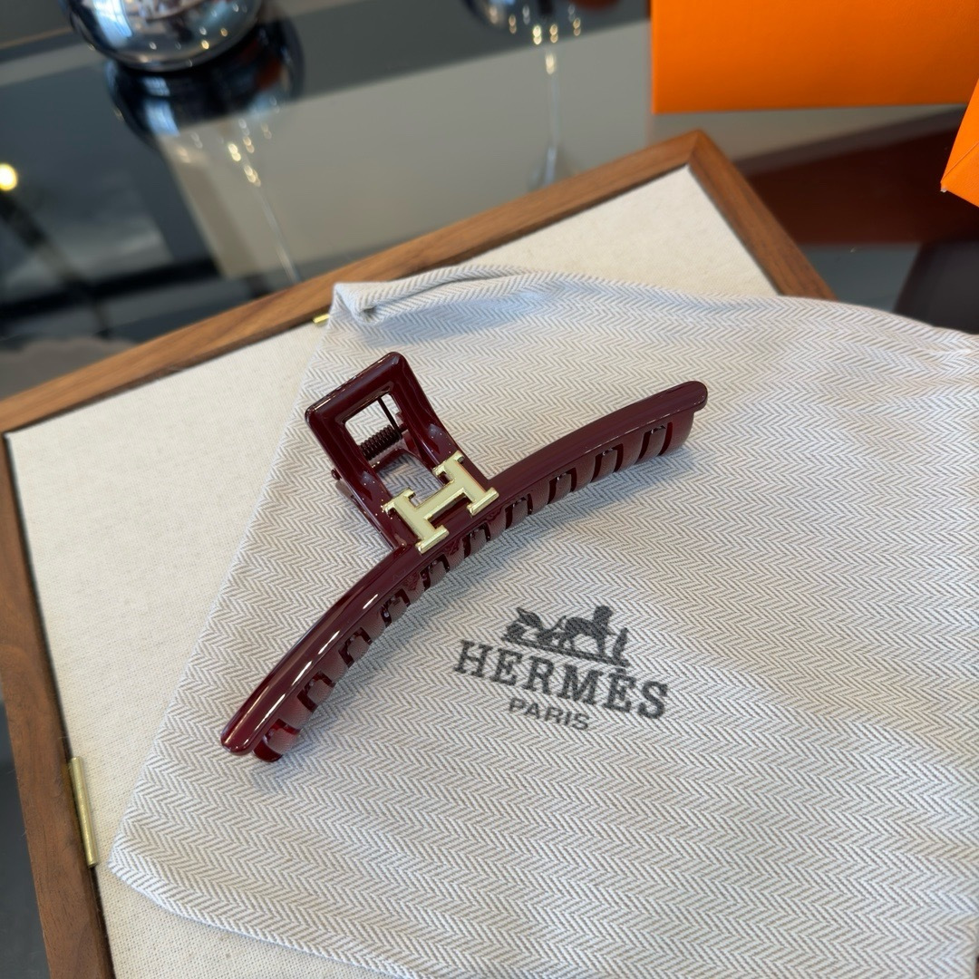 Hermes H Logo Hair Claw brooch Burgundy acetate with gold plated metal hardware 11cm