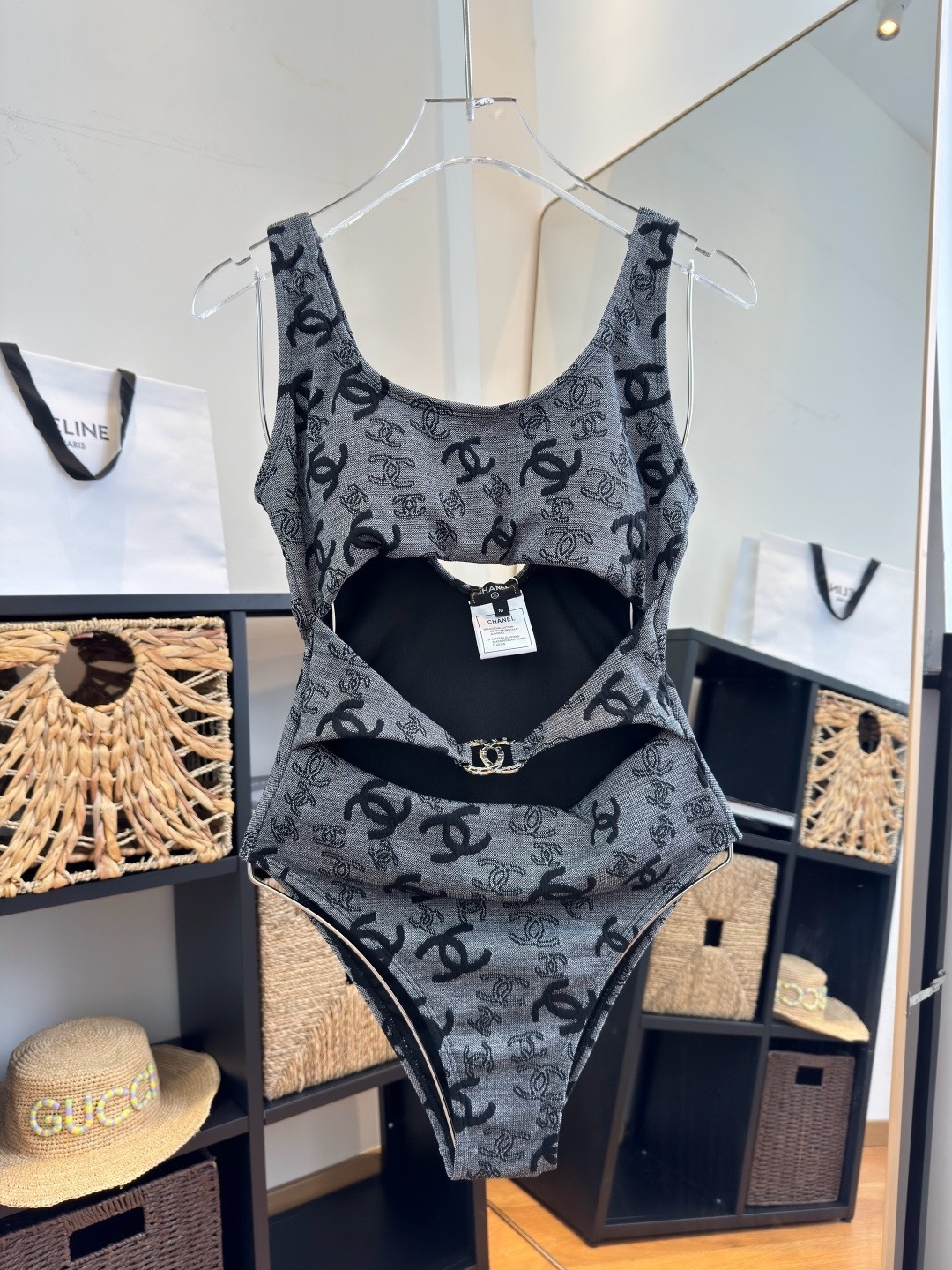 🌾Chanel 香奈儿连体泳衣 😍🥰适合多种场景的游泳衣🏊‍♀️海边 游泳池 温泉 水上乐园 漂流都可以