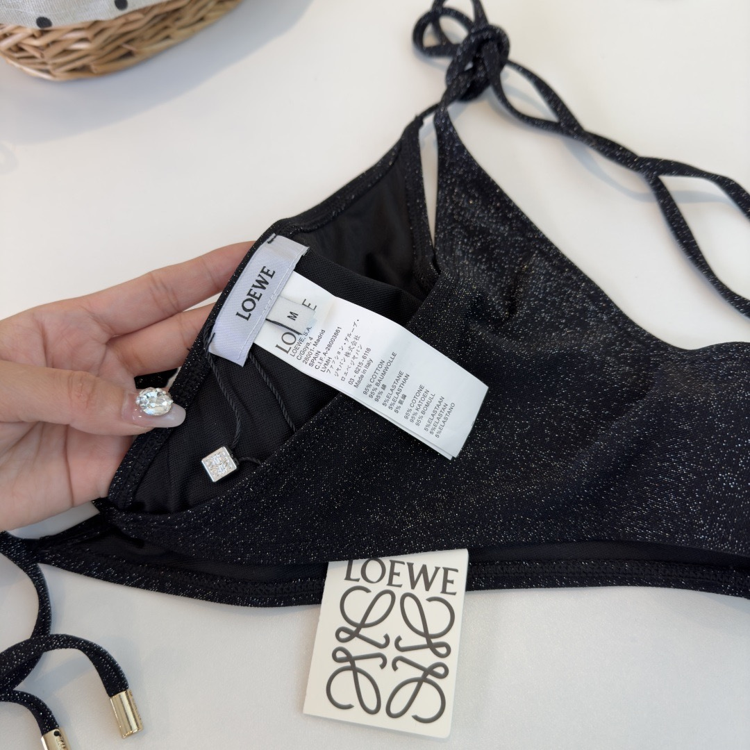 🌾罗意威LOEWE新款比基尼泳衣👙❤️😍🥰适合多种场景的游泳衣🏊‍♀️海边 游泳池 温泉 水上乐园 漂流