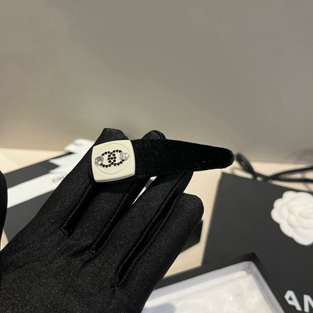 NO:941717,Chanel Chanel hairpins hairpins, hairpins, chanel, chanel, hairpins19860909Chanel香奈儿发夹发夹,发夹,chanel,chanel,hairpins,accessory