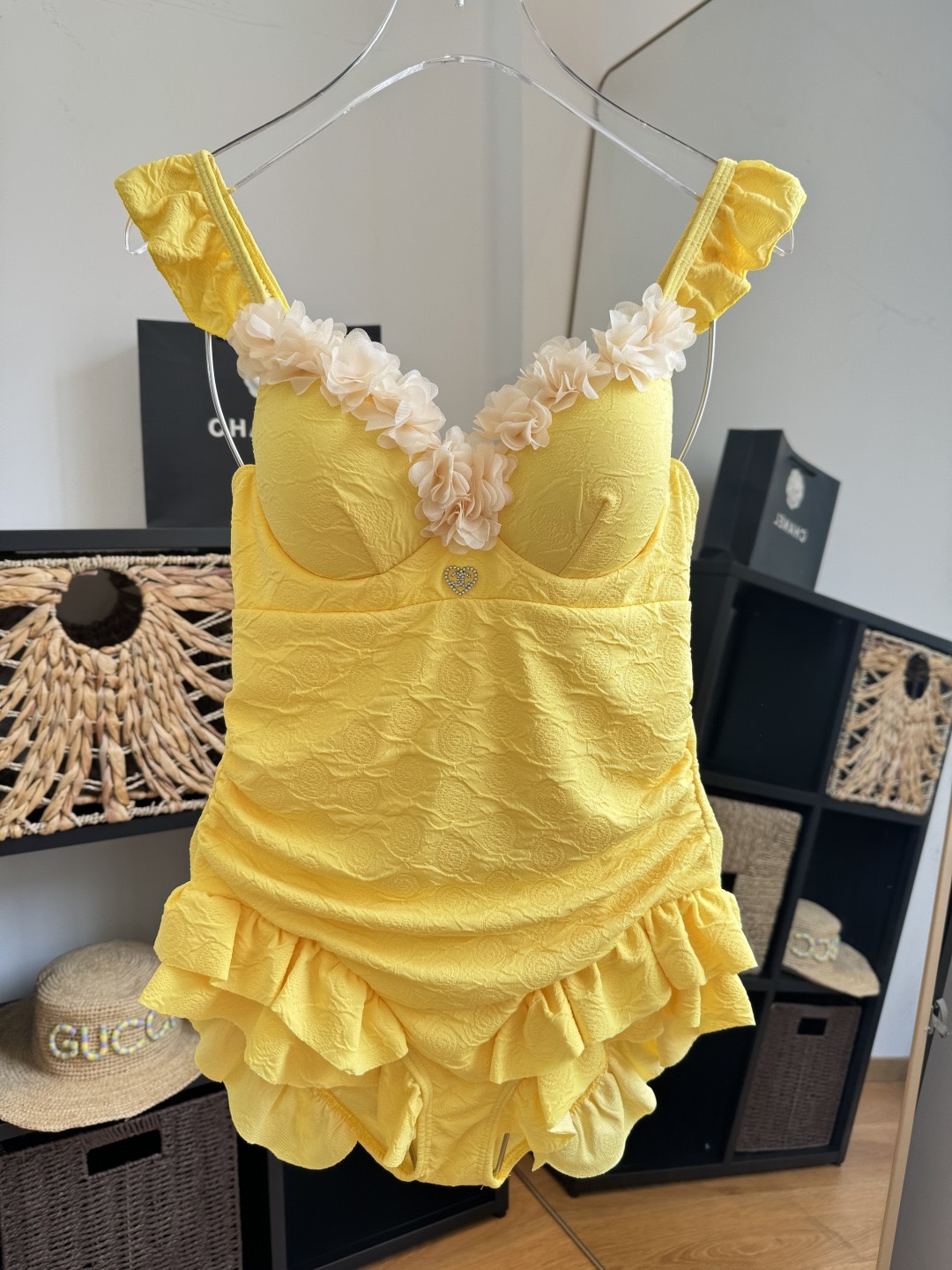 🌾Chanel 香奈儿连体泳衣 😍🥰适合多种场景的游泳衣🏊‍♀️海边 游泳池 温泉 水上乐园 漂流都可以