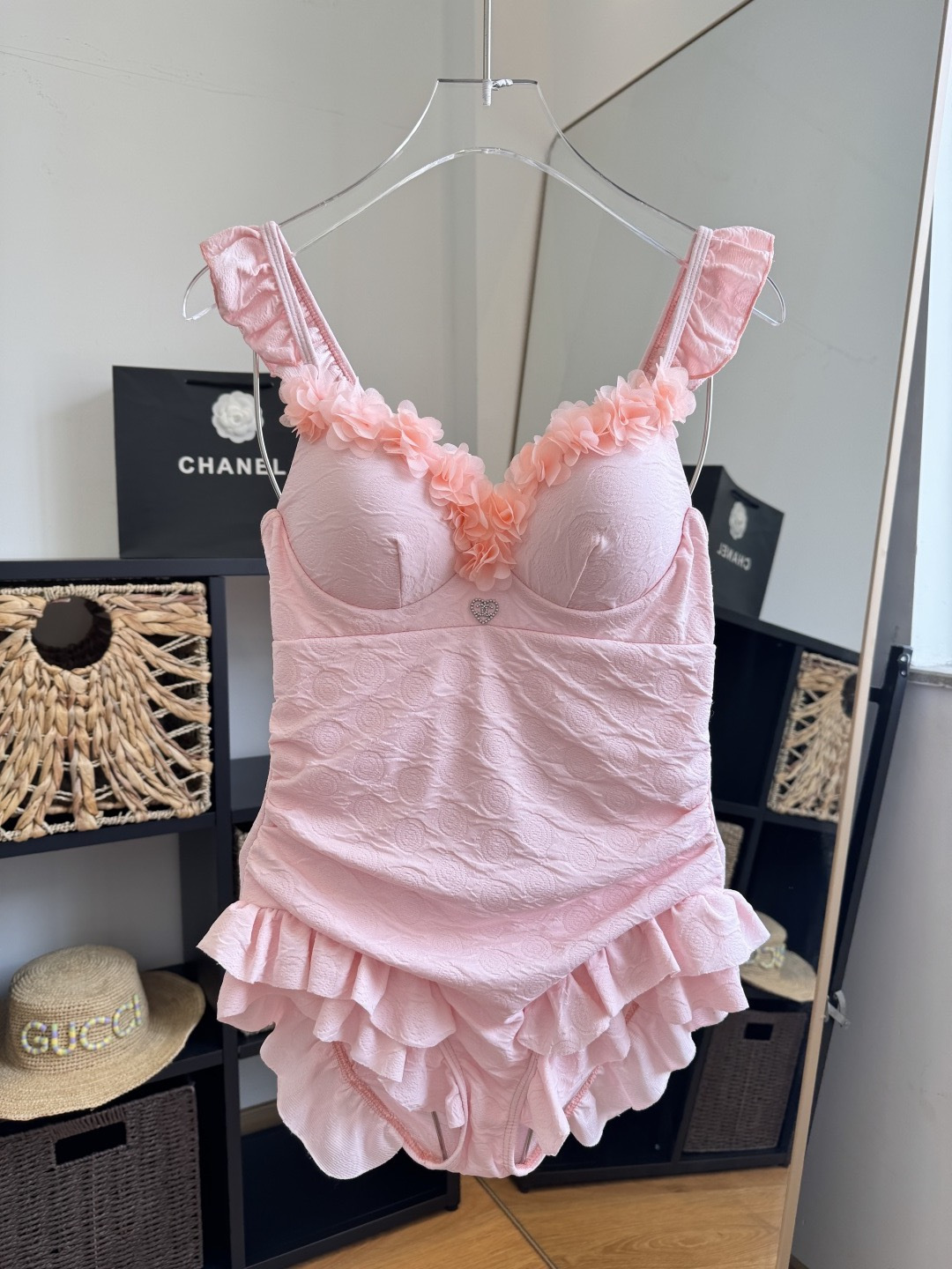 🌾Chanel 香奈儿连体泳衣 😍🥰适合多种场景的游泳衣🏊‍♀️海边 游泳池 温泉 水上乐园 漂流都可以