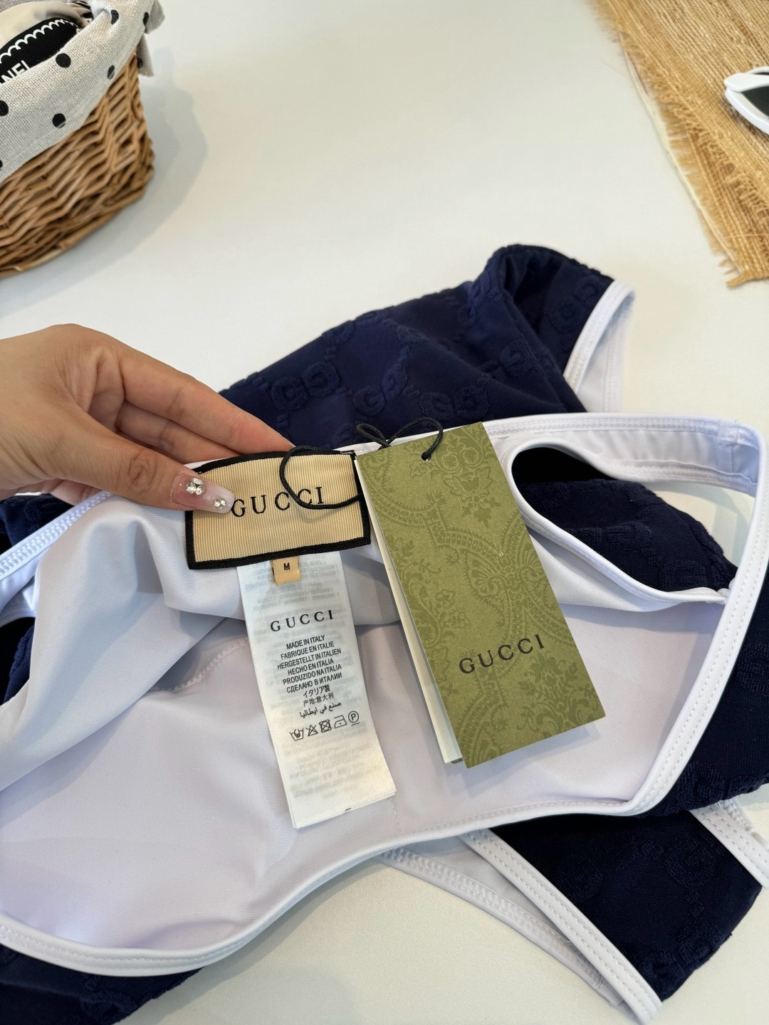 🌾Gucci古奇连体泳衣👙 上身超级棒！同步各大专柜发售，自然而然呈现时尚感！十分减龄，具有年轻活力。 