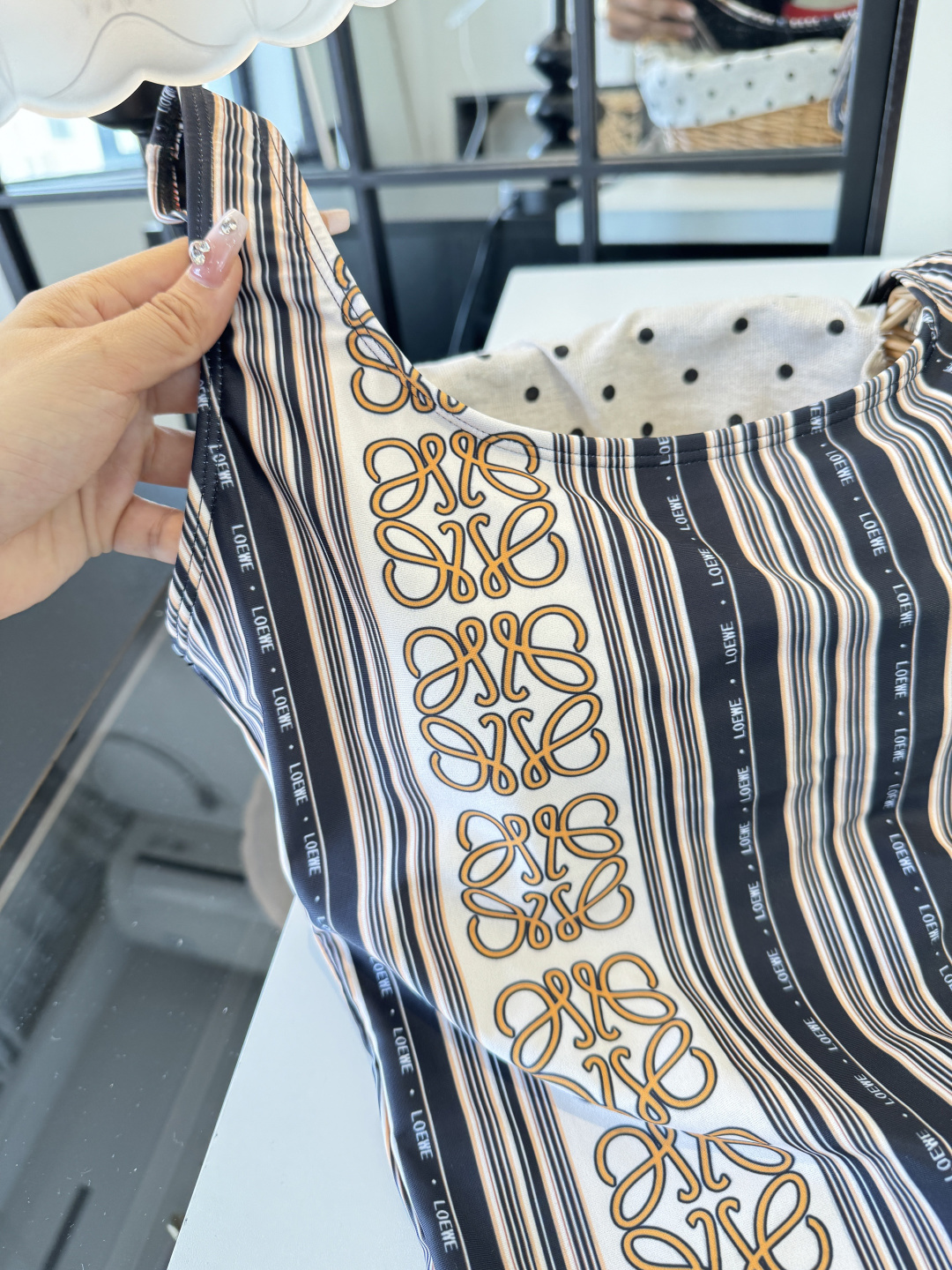 🌾罗意威LOEWE新款连体比基尼泳衣👙❤️😍🥰适合多种场景的游泳衣🏊‍♀️海边 游泳池 温泉 水上乐园 